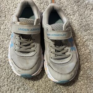 Under Armour Kids Sneakers in Gray and Blue